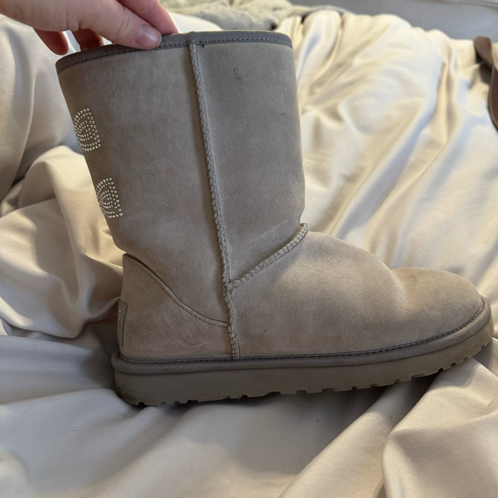 Like New, Rhinestone Bow Uggs
